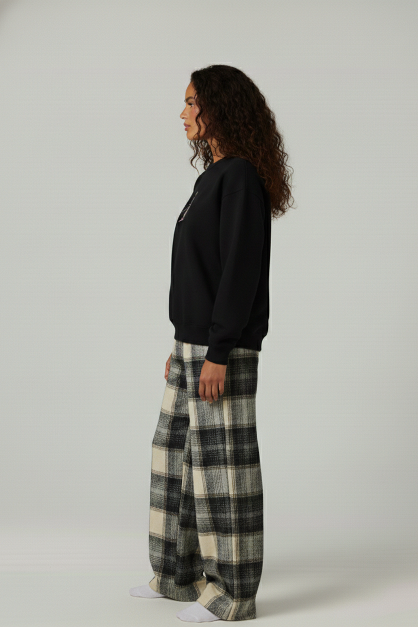 The Ski Lodge Set in Noir